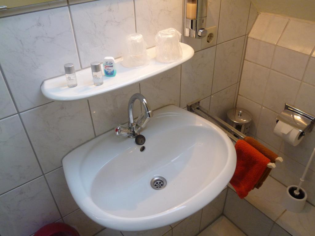 Airport Apartment Dusseldorf Room photo